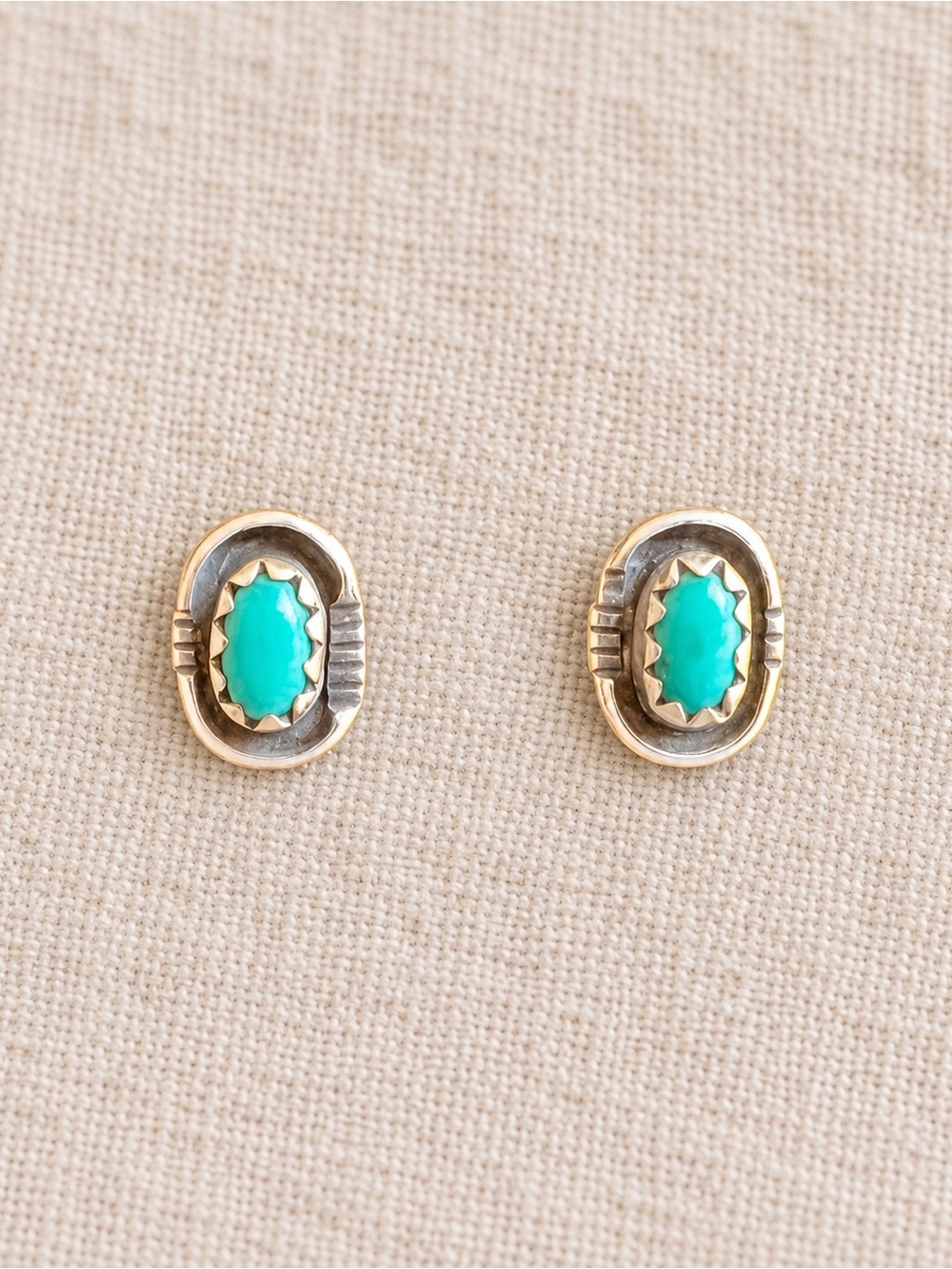 Turquoise 925 Sterling Silver Petite Stud Earrings Sawtooth Frame EUC 3/8" #726